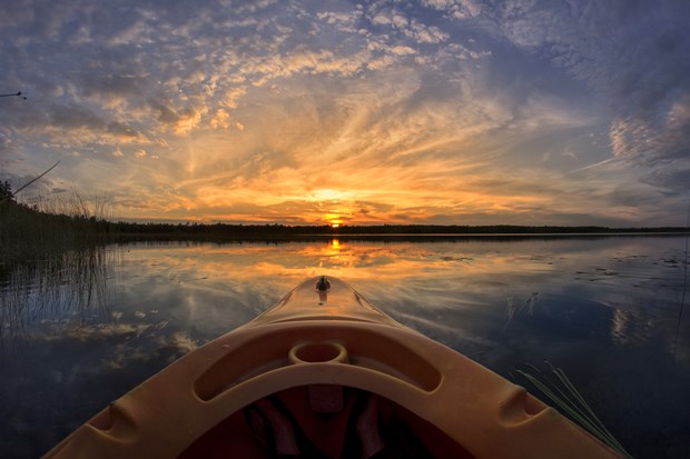Kayaking_Sunset-iStock-883460710