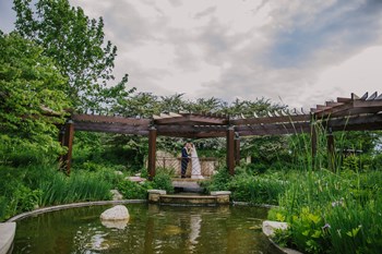 Melissa_Marie_Photography_--_Indepdence_Grove-_Bride_and_Groom_by_the_Pond