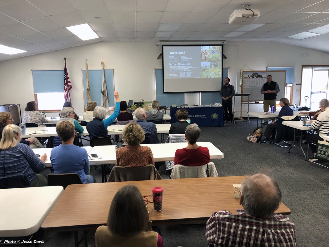 Group attending Healthy Hedges presentation