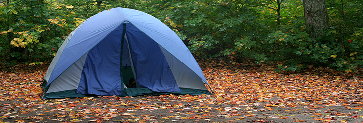 YouthGroupCamping-Tent-(istock)